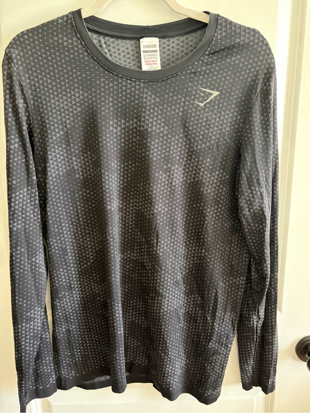 Gymshark Men’s Long Sleeve Performance Tee - Black/Gray- Large